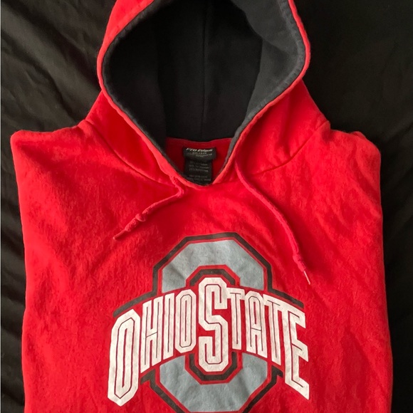 #255 OHIO STATE BUCKEYES HOODIE. - Picture 10 of 11